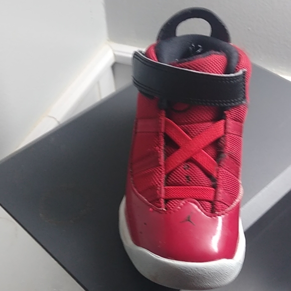 RED JORDANS RINGS 10C - Picture 2 of 3